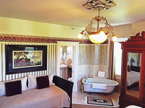 Churchill Manor - image 6