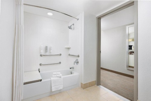 Hampton Inn Naples-Central - image 32
