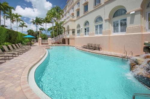 Hilton Naples - image 2