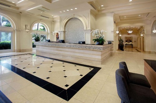 Hilton Naples - image 3
