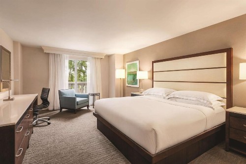 Hilton Naples - image 8