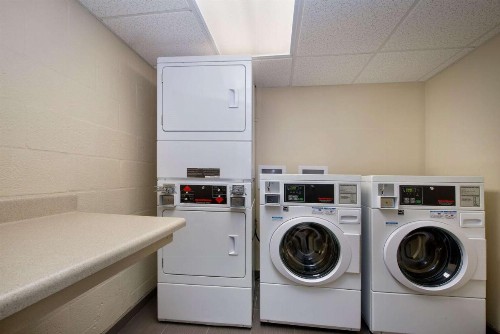 Hampton Inn Naples - I-75 - image 11