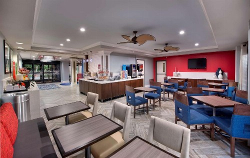 Hampton Inn Naples - I-75 - image 21