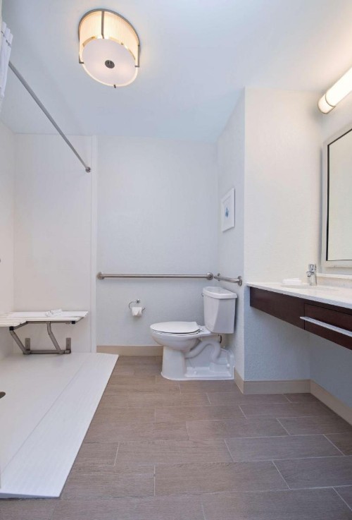 Hampton Inn Naples - I-75 - image 24