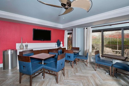 Hampton Inn Naples - I-75 - image 7