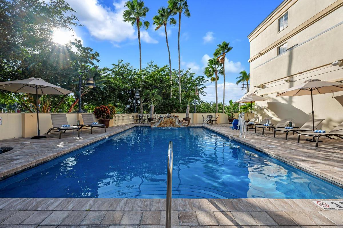 Bayfront Inn 5th Avenue - main image