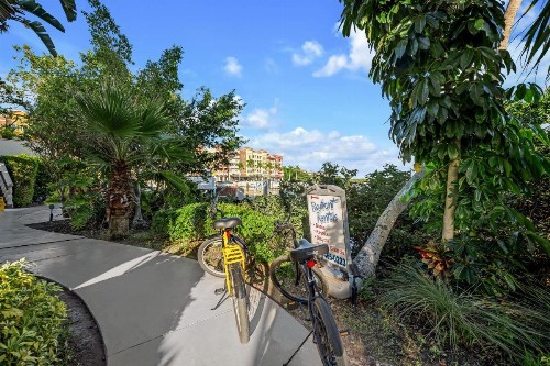 Bayfront Inn 5th Avenue - image 21