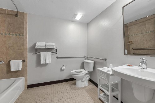 Bayfront Inn 5th Avenue - image 50