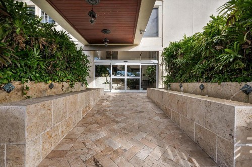 Bayfront Inn 5th Avenue - image 9