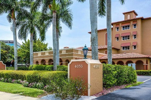 Inn of Naples - image 2