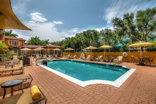 Inn of Naples - image 3