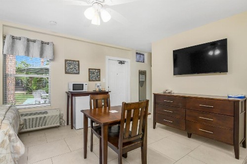 The Fairways Inn of Naples - image 21
