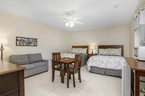 The Fairways Inn of Naples - image 30