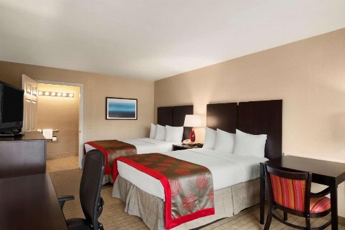 Ramada by Wyndham Naples - image 6