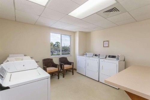 Hawthorn Suites by Wyndham Naples - image 10
