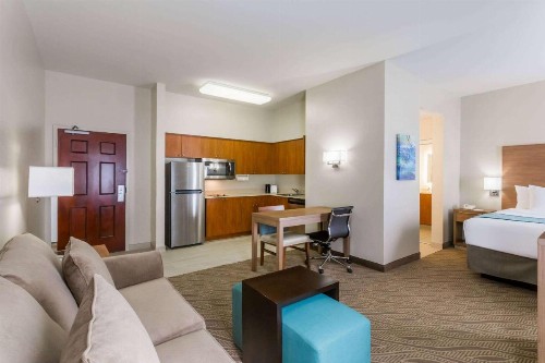 Hawthorn Suites by Wyndham Naples - image 17