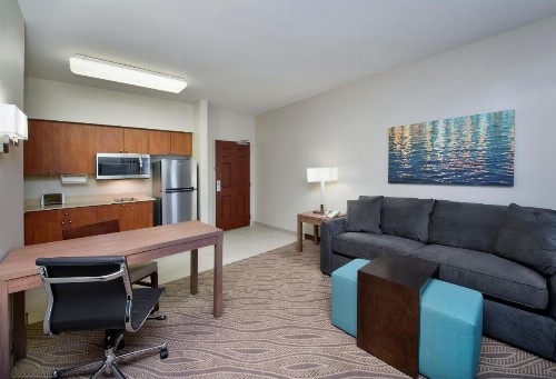 Hawthorn Suites by Wyndham Naples - image 18