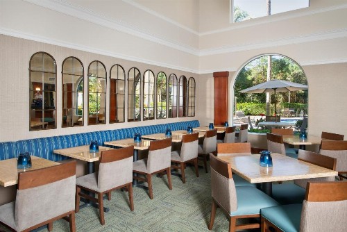Hawthorn Suites by Wyndham Naples - image 28