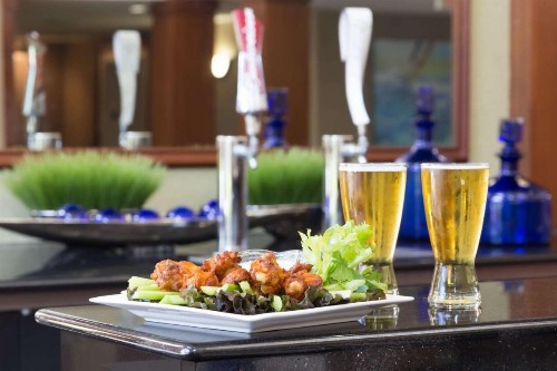 Hawthorn Suites by Wyndham Naples - image 3