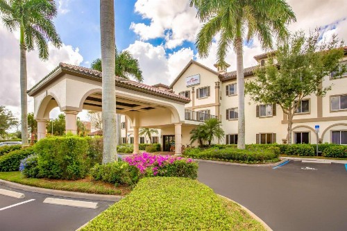 Hawthorn Suites by Wyndham Naples - image 34