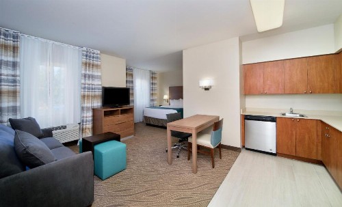 Hawthorn Suites by Wyndham Naples - image 36