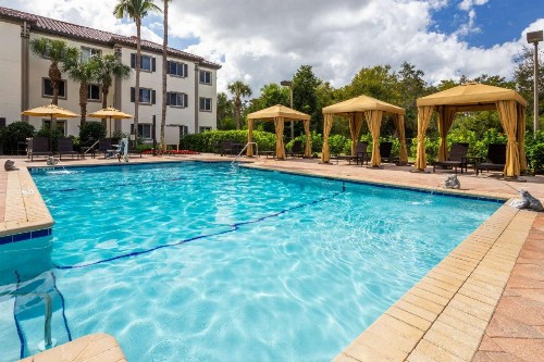 Hawthorn Suites by Wyndham Naples - image 6