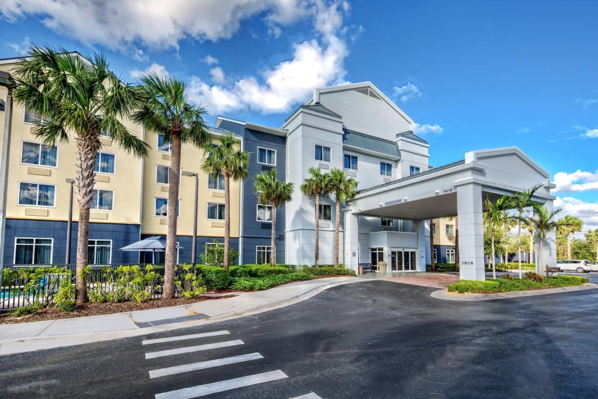 Fairfield Inn and Suites by Marriott Naples - main image