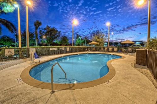 Fairfield Inn and Suites by Marriott Naples - image 18