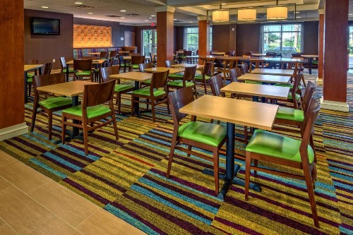 Fairfield Inn and Suites by Marriott Naples - image 2