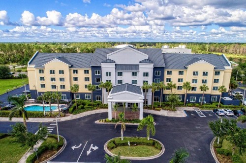 Fairfield Inn and Suites by Marriott Naples - image 21