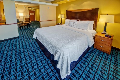 Fairfield Inn and Suites by Marriott Naples - image 27