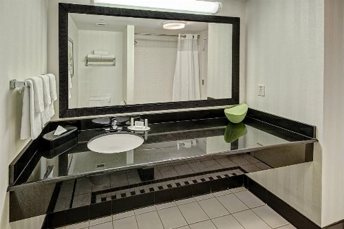 Fairfield Inn and Suites by Marriott Naples - image 6