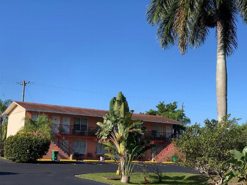 Conty's Motel - image 30