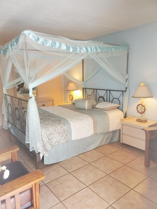 Conty's Motel - image 34