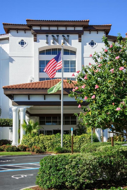 Inn at Pelican Bay - image 11