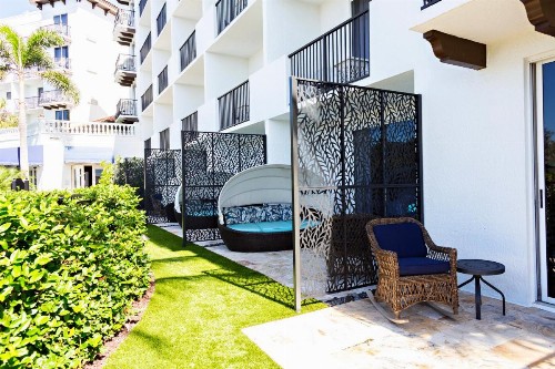 Inn at Pelican Bay - image 6