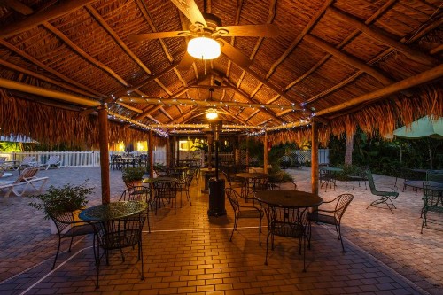 Naples Garden Inn - image 10