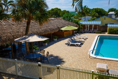 Naples Garden Inn - image 14