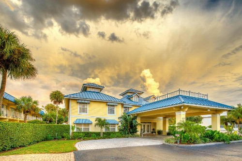 Naples Garden Inn - image 17