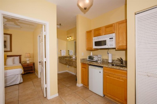 Naples Garden Inn - image 18