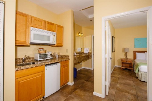 Naples Garden Inn - image 19