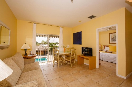 Naples Garden Inn - image 8