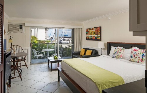 Cove Inn on Naples Bay - image 10