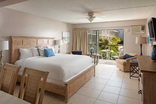 Cove Inn on Naples Bay - image 22