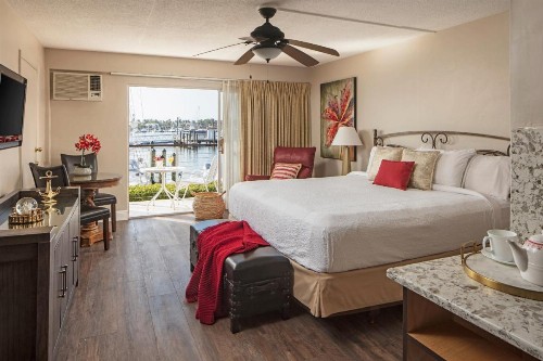 Cove Inn on Naples Bay - image 3
