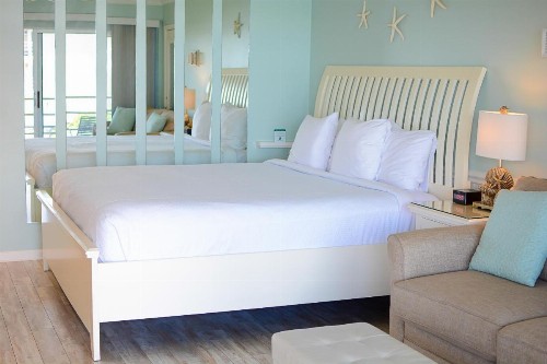 Cove Inn on Naples Bay - image 39