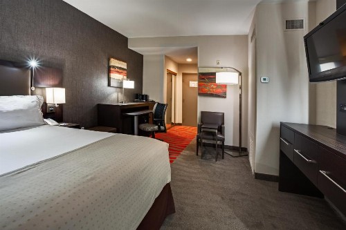 Holiday Inn Express Naples Downtown 5th Avenue an IHG Hotel - image 16