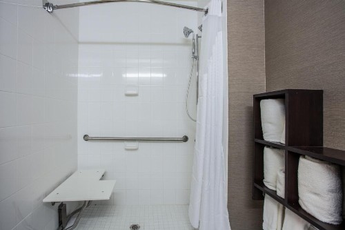 Holiday Inn Express Naples Downtown 5th Avenue an IHG Hotel - image 23