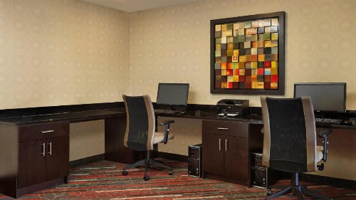 Holiday Inn Express Naples Downtown 5th Avenue an IHG Hotel - image 31