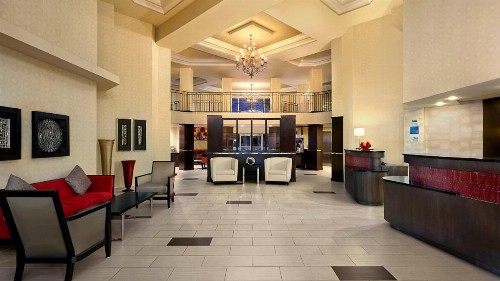 Holiday Inn Express Naples Downtown 5th Avenue an IHG Hotel - image 32